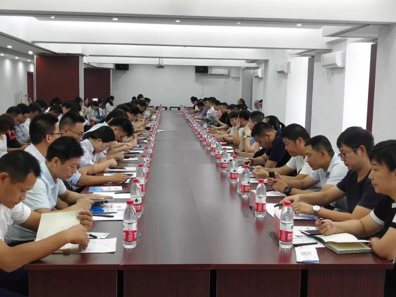 新乡市保险行业协会召开仲裁工作培训会