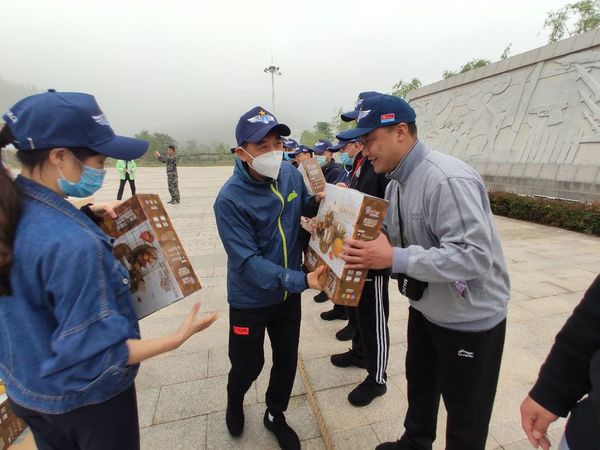 新乡市保险行业协会组织开展新乡保险业爱国主义教育暨三届四次总经理运动会